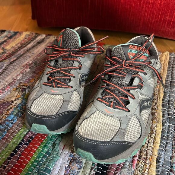 Saucony Women’s Sneakers in Gray and Green with Orange Laces Size 9 - Picture 5 of 15